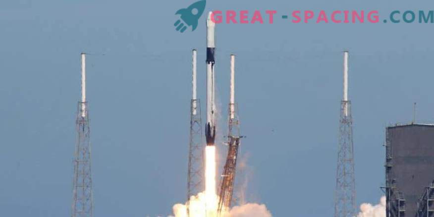 SpaceX lansează cu succes o încărcătură, dar nu reușește cu o aterizare cu rachete