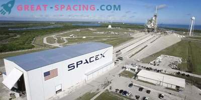 SpaceX a întârziat primul zbor