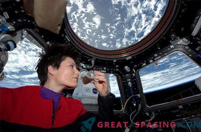 Astronauții de pe ISS au încercat cafea proaspăt preparată dintr-o ceașcă tipărită pe o imprimantă 3-D