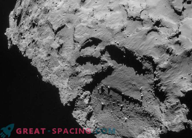 Rosetta a descoperit o piramidă de piatră pe suprafața cometei