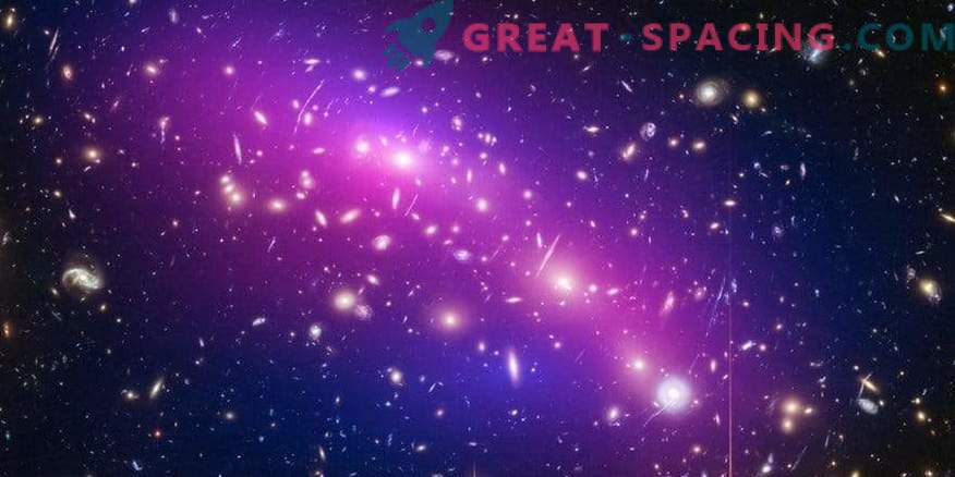 Radiații fierbinți de la un cluster masiv de galaxii