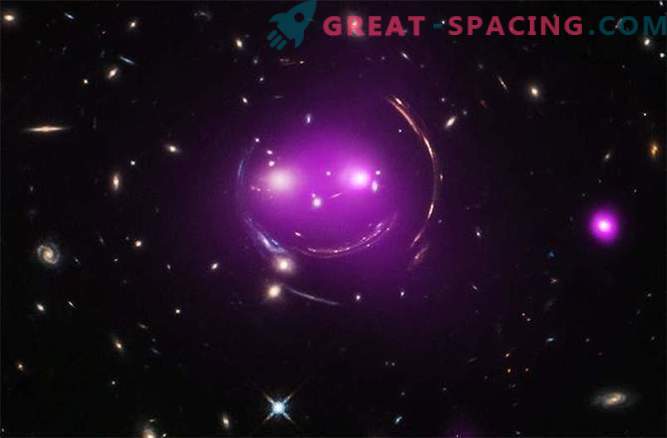 Cele mai uimitoare exemple de lentile gravitaționale: Fotografii