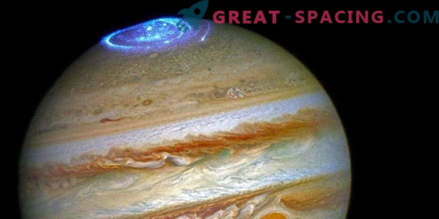 Mysterious Jupiter's radiance