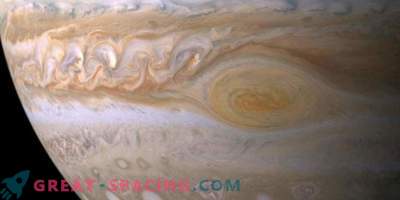 Jupiter este umplut cu apă? Raspunsuri sub Big Red Spot