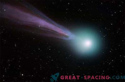 Строителните блокове на живота са открити в кометния Lovejoy