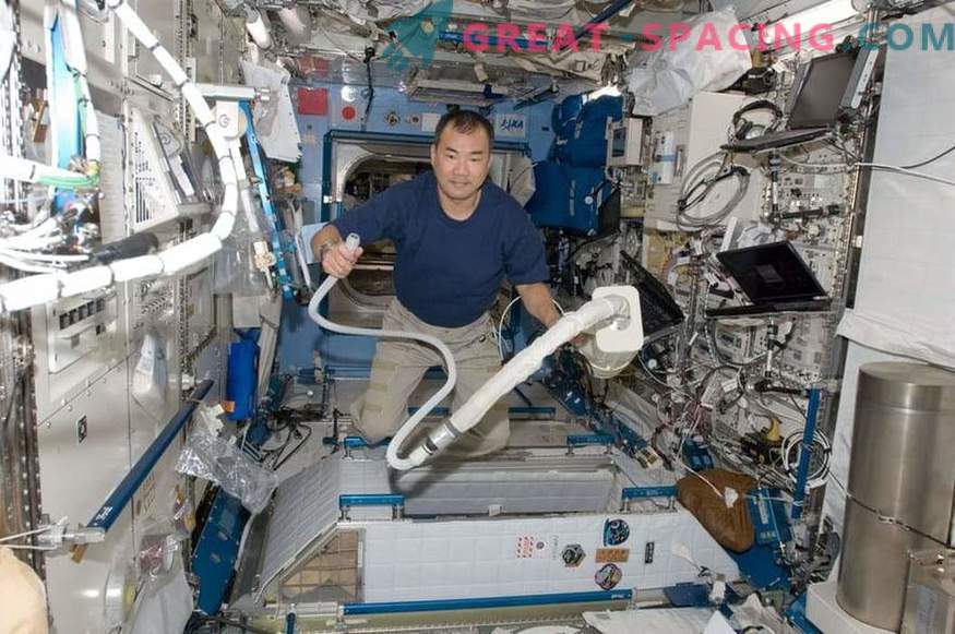 Cum astronauții ISS: rutina zilnică, timpul liber, somnul și mâncarea