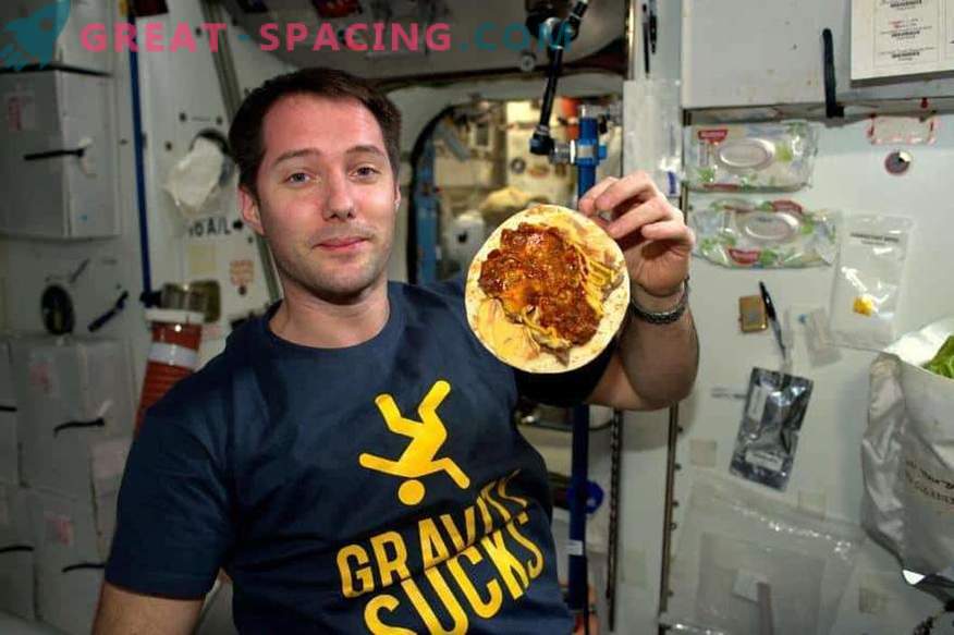 Cum astronauții ISS: rutina zilnică, timpul liber, somnul și mâncarea