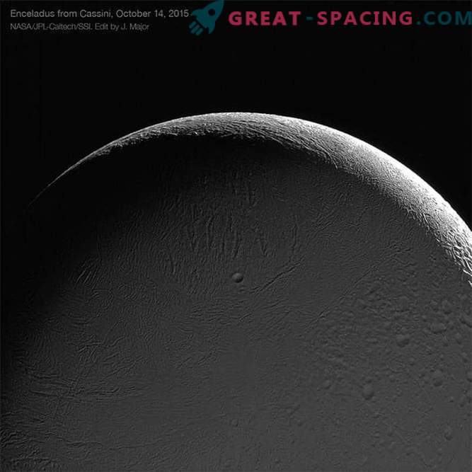 Cassini sonde Enceladus, fotografii uimitoare