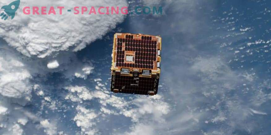 Satelitul mic încearcă să ușureze junk-ul spațiului rănit.