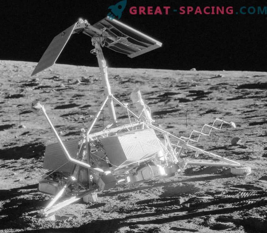 Echipajul Apollo-12 a găsit unul dintre primele vehicule lansate pe Lună în timpul aterizării
