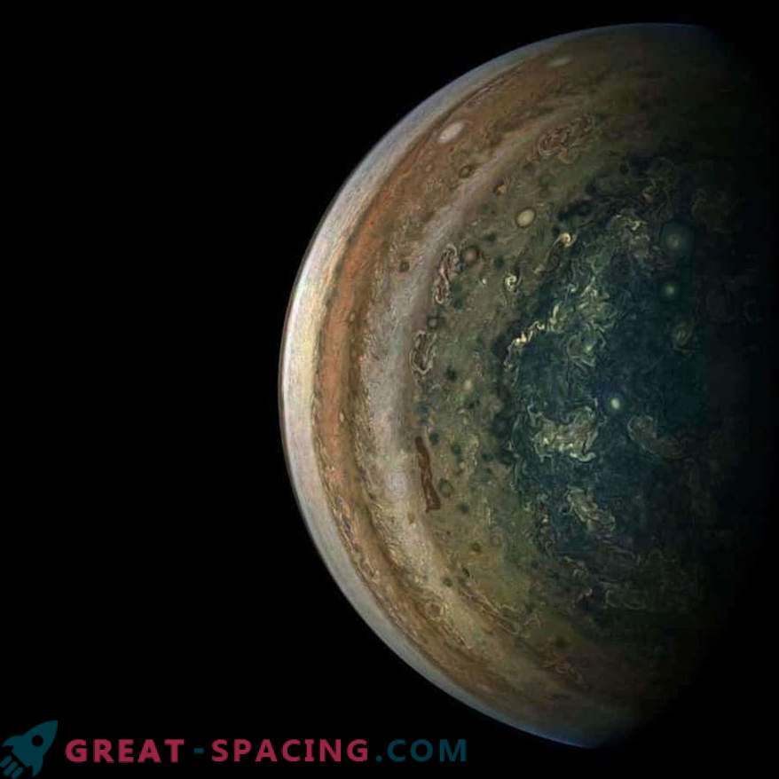Modele uimitoare de atmosferă ale gigantului Jupiter