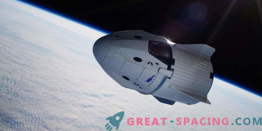 SpaceX prezintă manșonul de acces al echipajului la echipajul Dragon