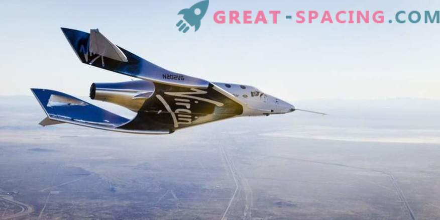 Noul SpaceShipTwo face primul zbor gratuit