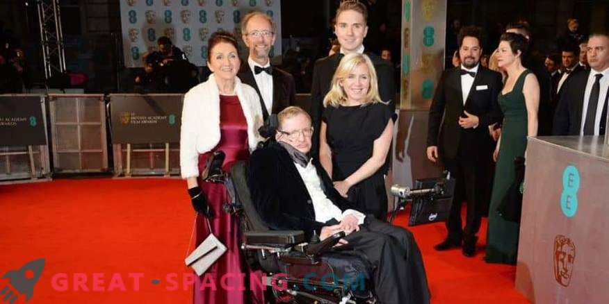 Prima soție a lui Stephen Hawking protestează împotriva inexactităților într-un biopic