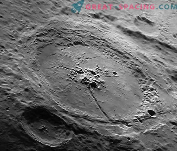 Kraterių skaičiavimas: galite padėti užfiksuoti mėnulio paviršių