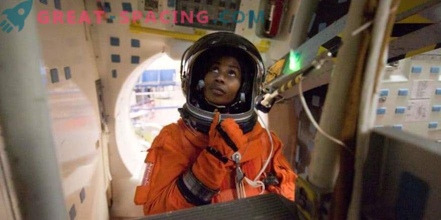 Astronautul Stephanie Wilson se pregătește pentru spațiu.