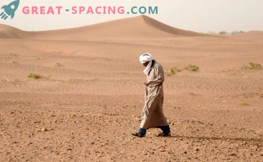 Deșertul marocan cernut de vânători de meteoriți