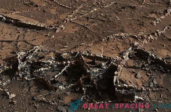 Curiozitatea Marte Rover a găsit urme de minerale
