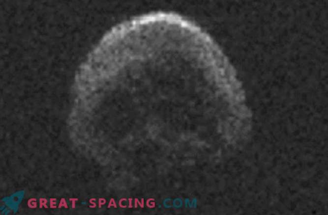 Un asteroid în formă de craniu 