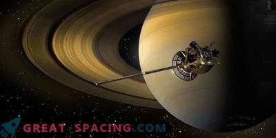 Aparatul Cassini a ars în cerul lui Saturn.