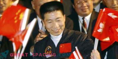 China crește echipajul în detrimentul astronauților civili