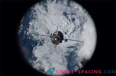 Nava rusă de marfă a andocat cu succes cu ISS