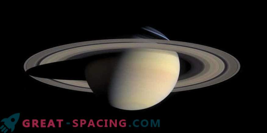 Formarea misterioasă în câmpul magnetic al lui Saturn