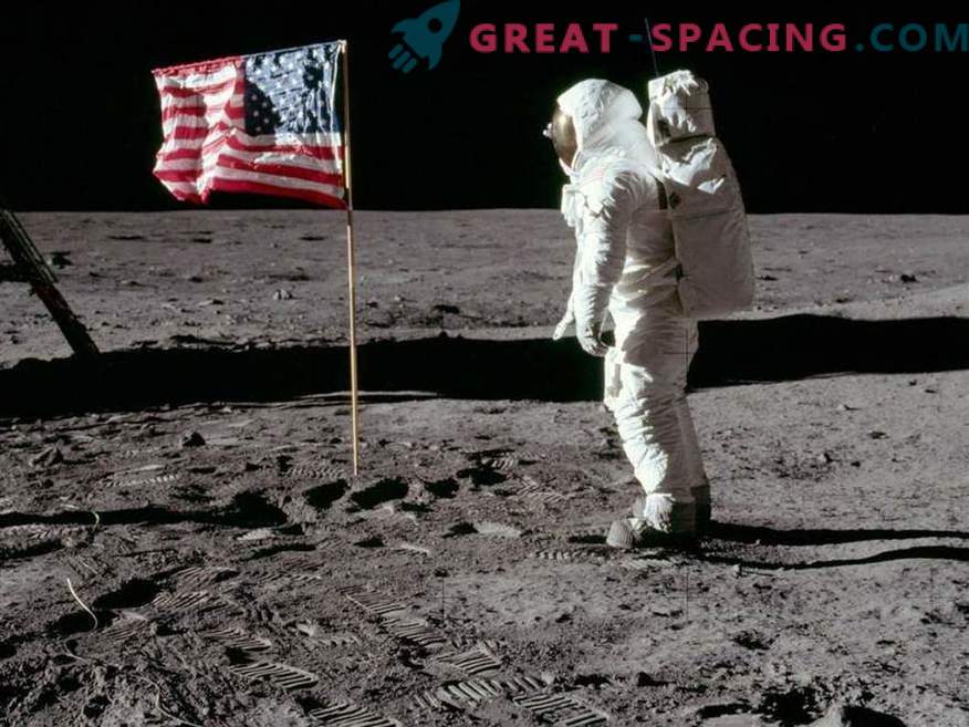 Parcelă lunară: descoperire spațială sau succes în SUA