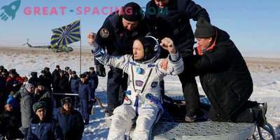 A cápsula espacial retorna os tripulantes para a Terra