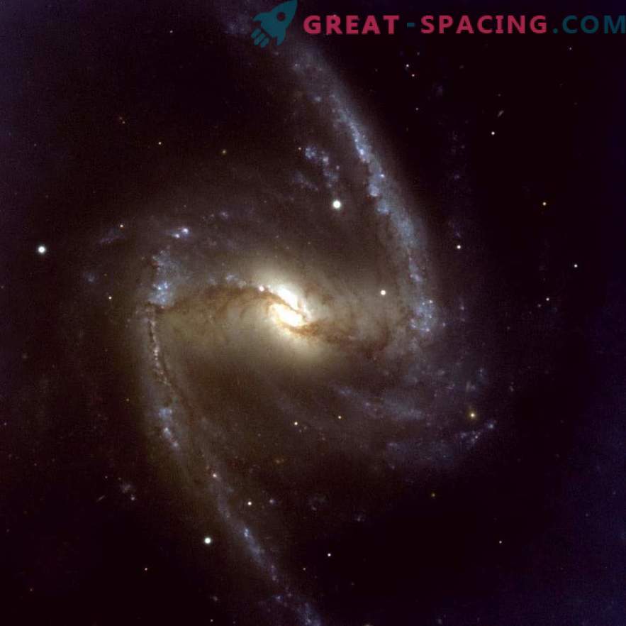 Nașterea stelei și fluxurile de gaze în galaxia NGC 1365