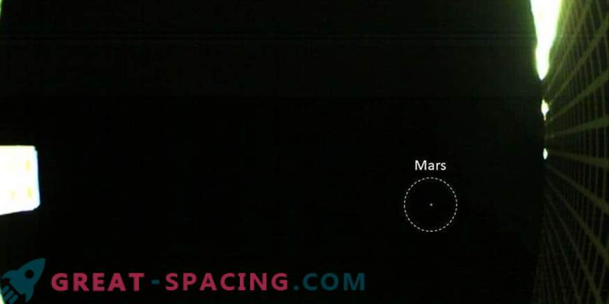Prima fotografie a lui Marte de la sateliții mici ai Marco