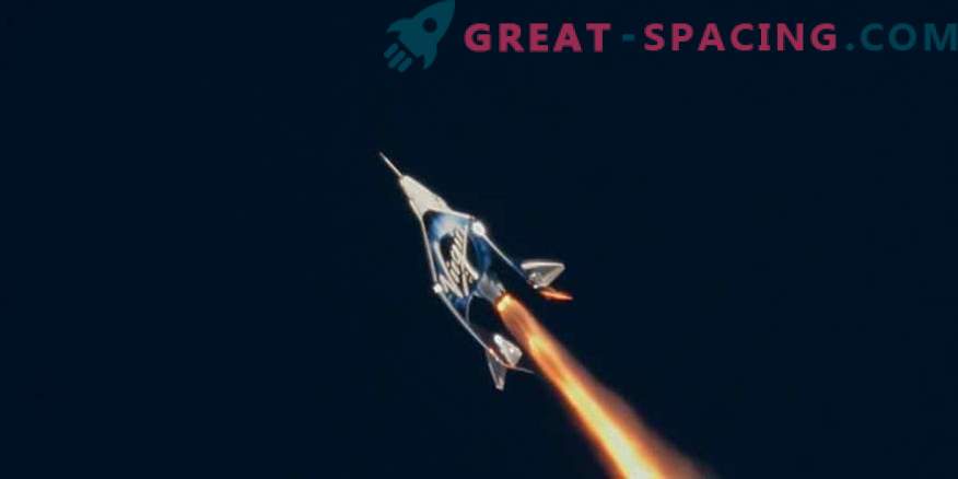 Turismul spațial se apropie! SpaceShipTwo a pornit pe un zbor de testare istoric