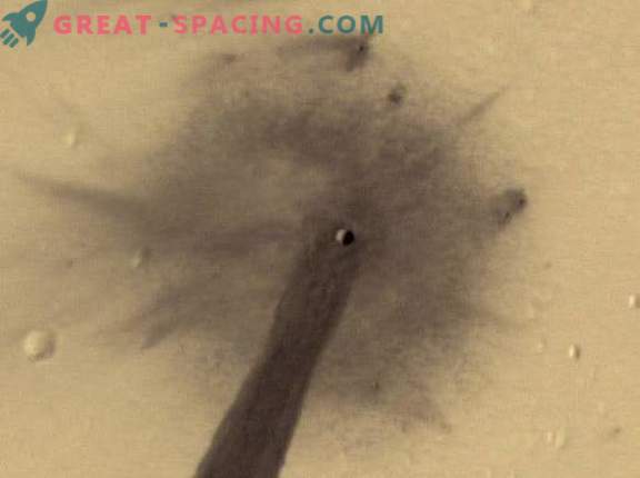 Meteor provoacă alunecări de teren pe Marte