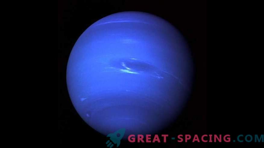 Furtuna la scară largă pe Neptun