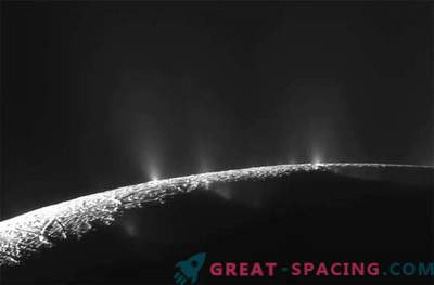 Cassini se pregătește pentru imersiune profundă în trenul Enceladus