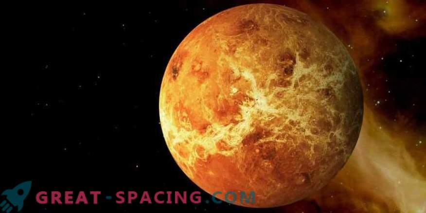 De ce Venus se rotește în direcția opusă