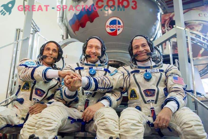 Trei cosmonautari au sosit în ISS pentru o misiune de 5 luni