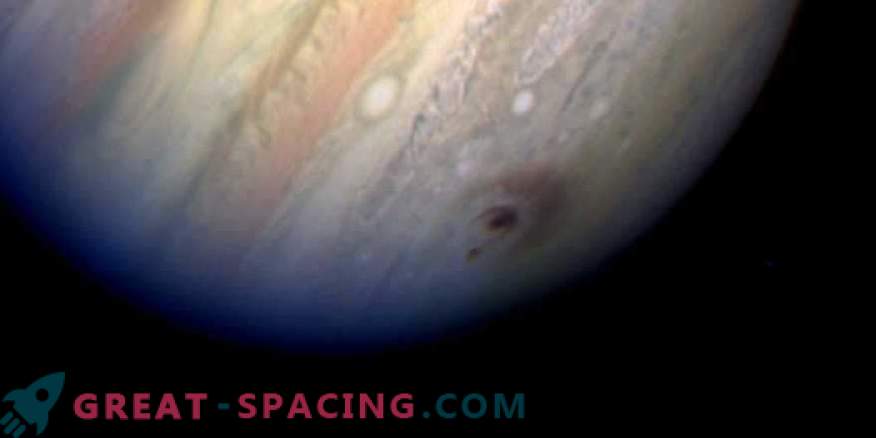 Obiecte spațioase mari cad pe Jupiter mai des decât crezi.