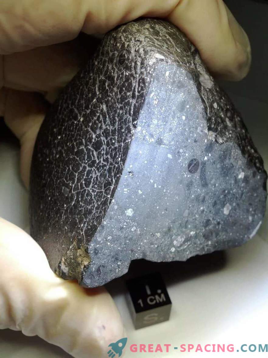 Meteoritii au adus apă pe Pământ în primele două milioane de ani