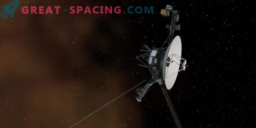 William Shatner trimite un mesaj către Voyager