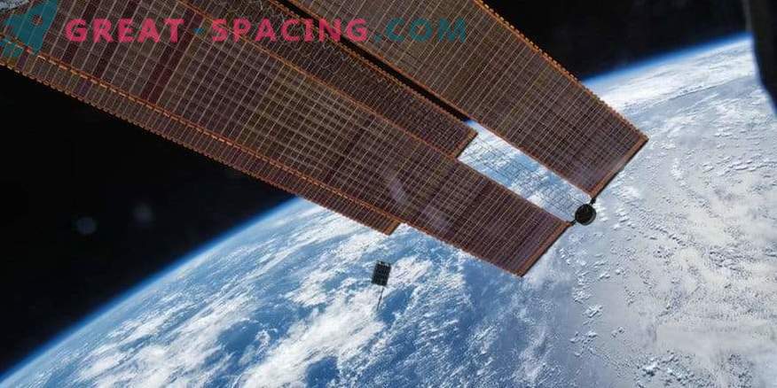 Vedere a aparatului Dellingr de la ISS
