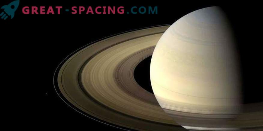 Imagini noi ale lui Marte și Saturn de la Hubble