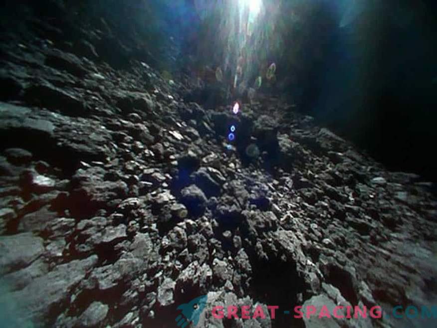 Vederi uimitoare ale asteroidului Ryugu de la roboți japonezi