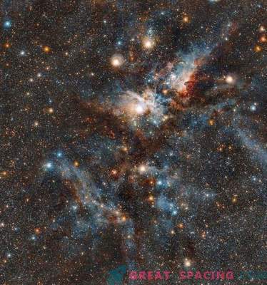 Lupta sângeroasă dintre stele și praful din Nebuloasa Carina