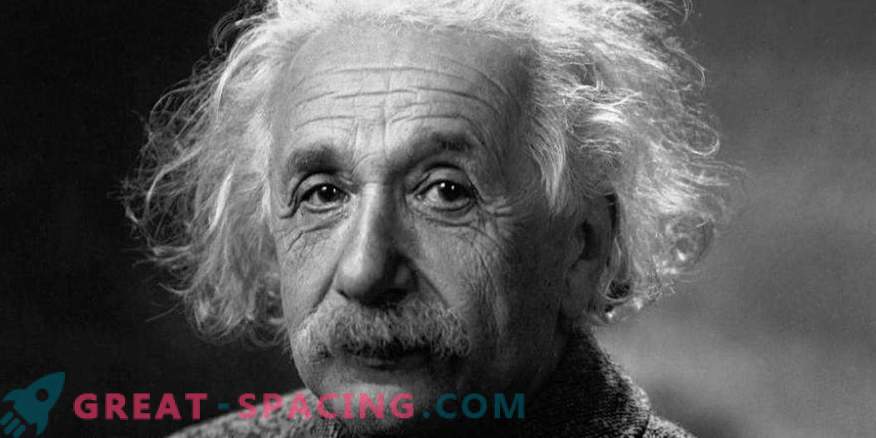 V izgubljenem rokopisu Einsteina je obstajala alternativna kozmična teorija