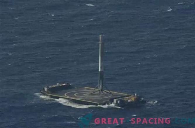 Succes! Racheta SpaceX Falcon 9 a reușit să aterizeze în ocean