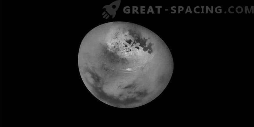 Vântul ridică norii lui Titan: observațiile lui Cassini